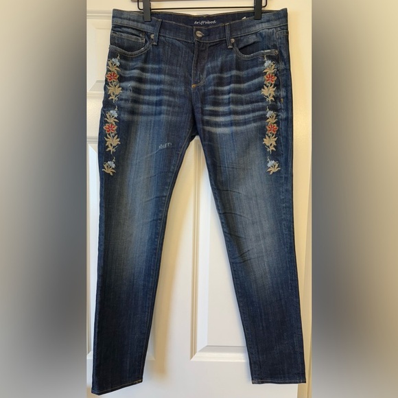 Driftwood Jeans with Floral Detail Size 30 - Picture 1 of 12